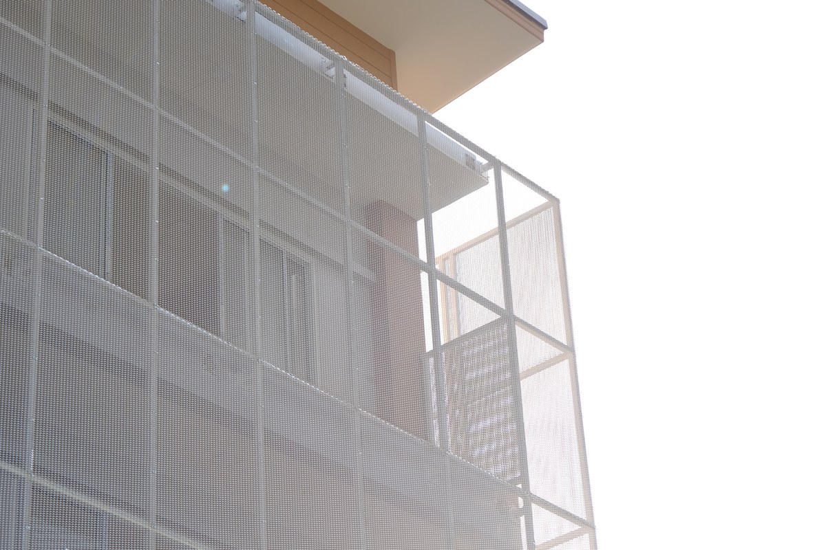 ระบบดับเบิ้ลสกินฟาซาด Double Skin Façade ช่วยกรองแสง ลดความร้อนสะสมเข้าสู่อาคารและประหยัดพลังงาน