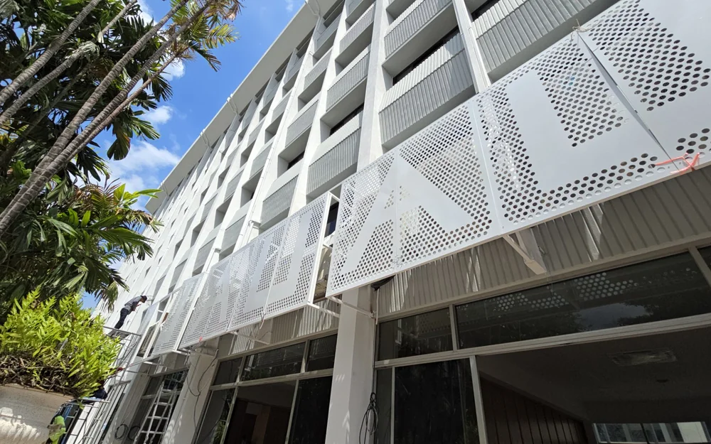 ผลงานออกแบบติดตั้งฟาซาดโรงเรียนและสถาบันการศึกษา ONE SIAM
